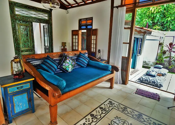 Lata Villa
